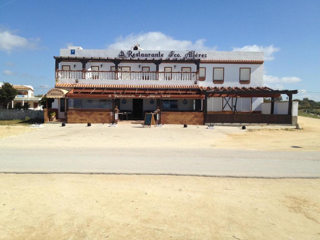 Hostal El Alferez Vejer de la Frontera Ngoại thất bức ảnh