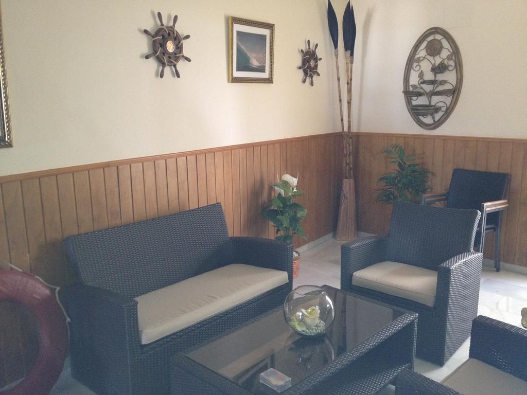 Hostal El Alferez Vejer de la Frontera Ngoại thất bức ảnh