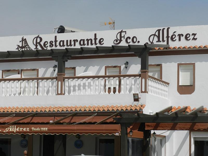 Hostal El Alferez Vejer de la Frontera Ngoại thất bức ảnh