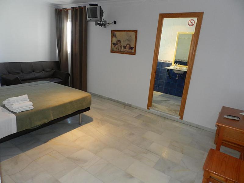 Hostal El Alferez Vejer de la Frontera Ngoại thất bức ảnh